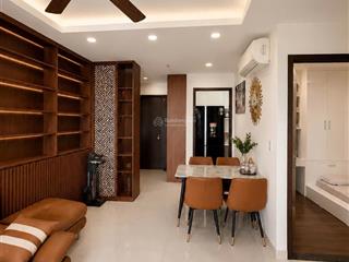 Cần bán căn 2pn 70m2 có nội thất đẹp phú đông sky garden.  0767 500 ***