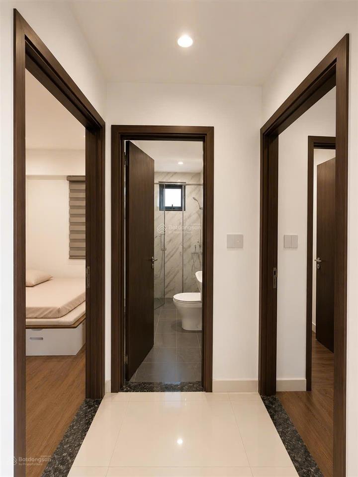 Cần bán căn 2pn 70m2 có nội thất đẹp phú đông sky garden.  0767 500 ***