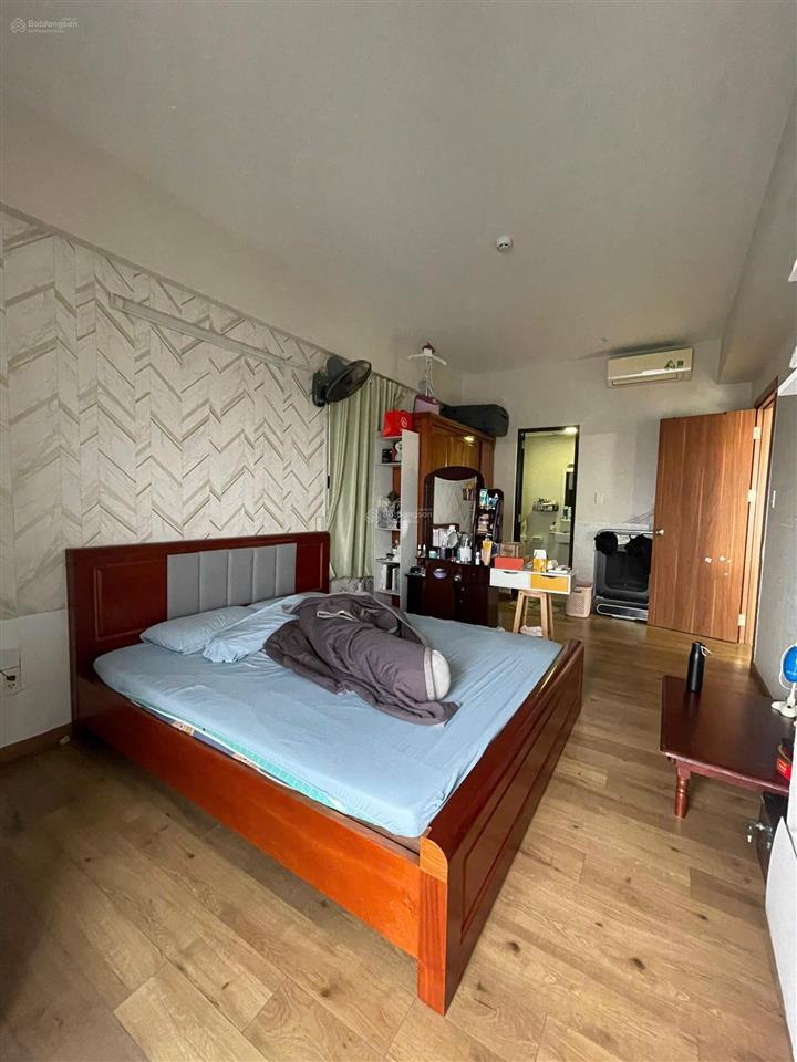 Giá mềm khu vực phú đông premier, căn góc 71m2 2pn  2wc view hồ bơi.  0767 500 ***