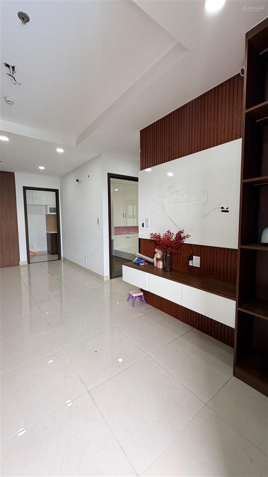 Cho thuê căn phú đông sky garden 2pn2wc có sẵn nội thất, giá tốt nhận nhà ngay.  0767 500 ***