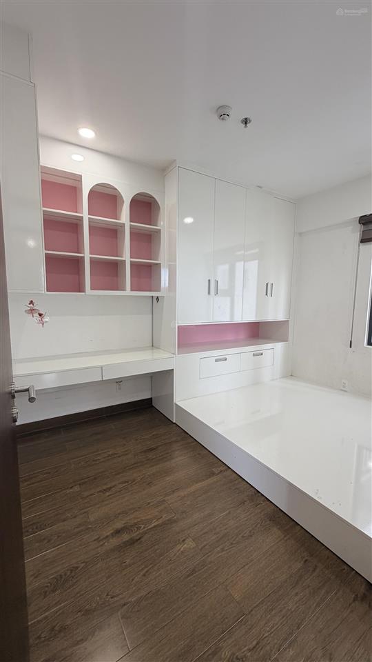 Cho thuê căn phú đông sky garden 2pn2wc có sẵn nội thất, giá tốt nhận nhà ngay.  0767 500 ***