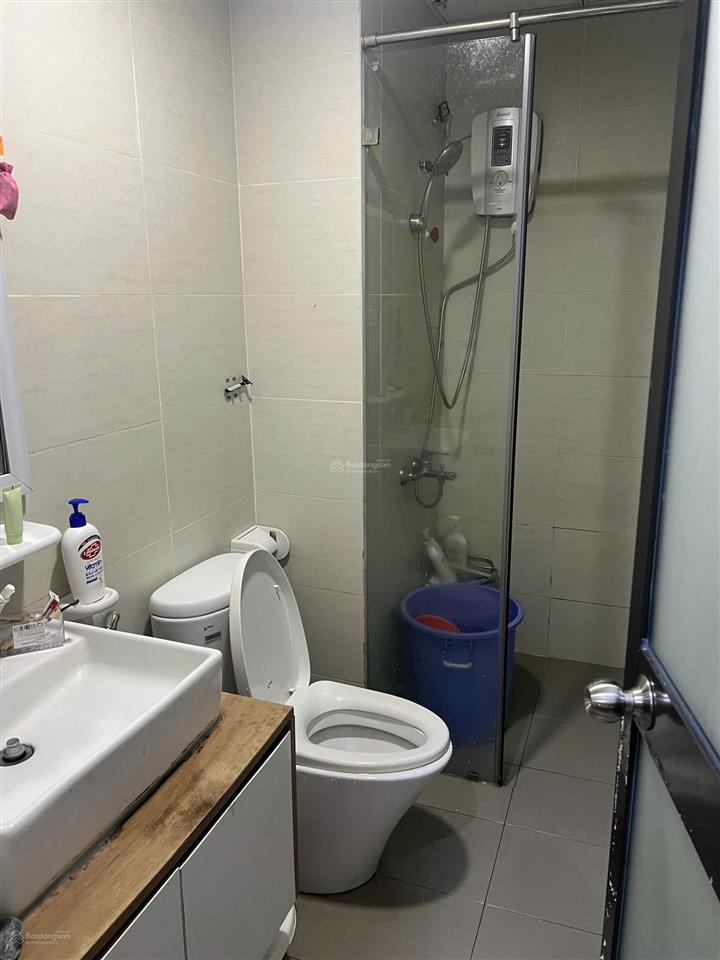Chính chủ bán nhanh căn 2pn1wc đông nam, view lm81.  0767 500 ***