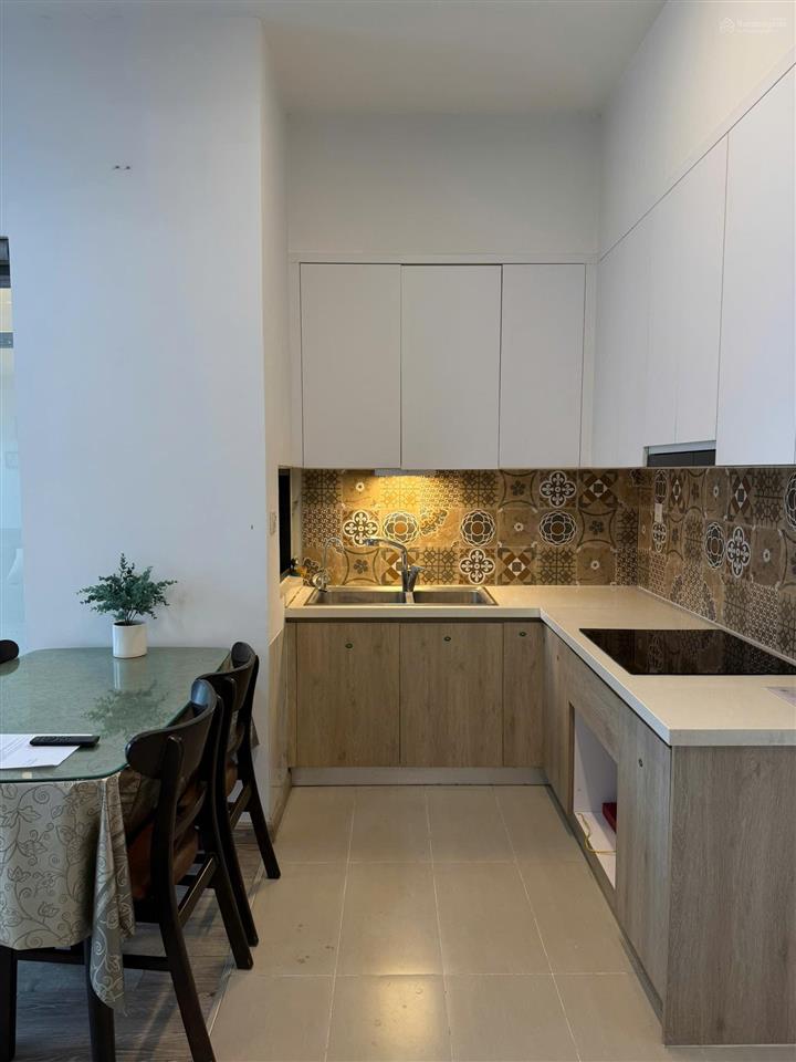 Tháng 9 bán căn hộ 58m lake, 2 ngủ 1 vệ sinh đầy đủ nội thất giá 58 triệu/m2  0941 015 ***