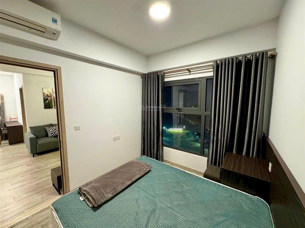 Tháng 10 bán căn hộ 69m view sân golf hồ thiên nga 2 ngủ 2 vệ sinh đầy đủ nội thất giá 4,8 tỷ