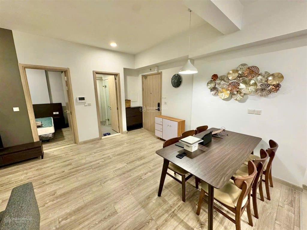 Tháng 10 bán căn hộ 69m view sân golf hồ thiên nga 2 ngủ 2 vệ sinh đầy đủ nội thất giá 4,8 tỷ