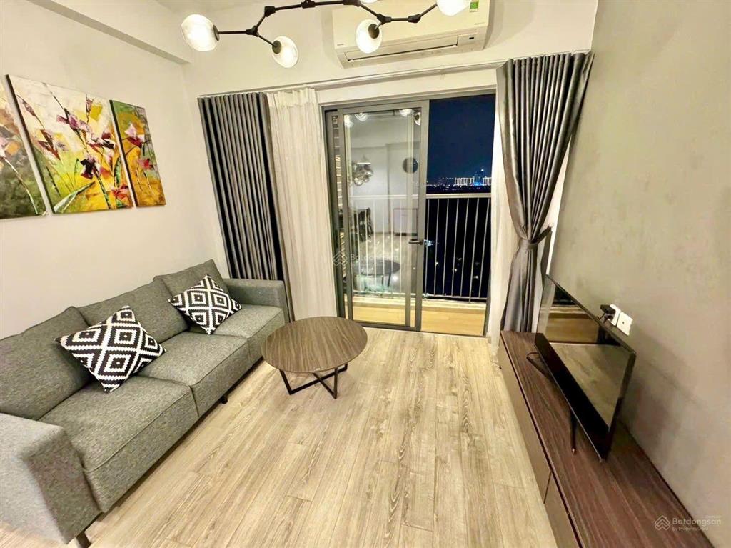 Tháng 10 bán căn hộ 69m view sân golf hồ thiên nga 2 ngủ 2 vệ sinh đầy đủ nội thất giá 4,8 tỷ