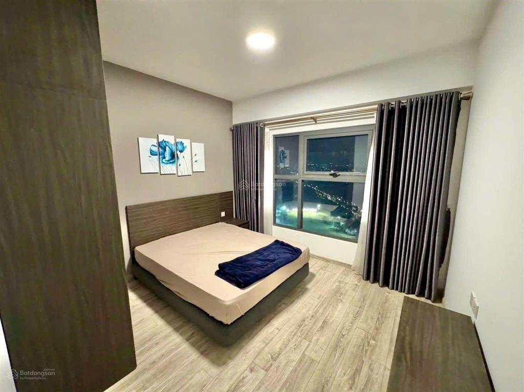 Tháng 10 bán căn hộ 69m view sân golf hồ thiên nga 2 ngủ 2 vệ sinh đầy đủ nội thất giá 4,8 tỷ