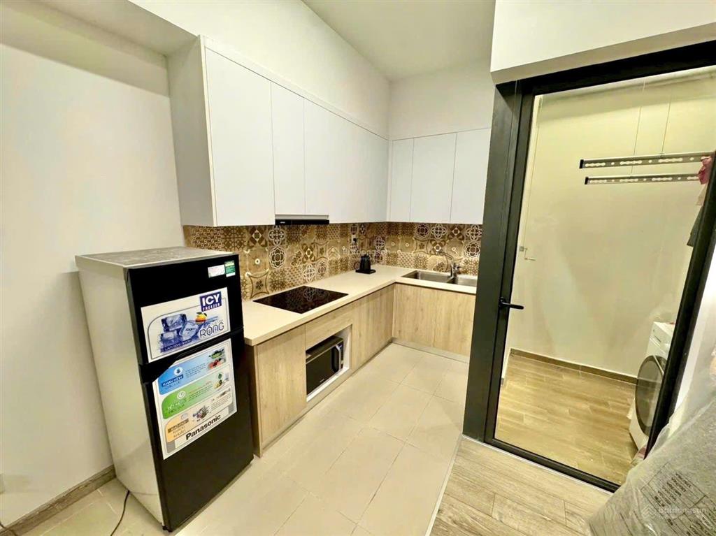 Tháng 10 bán căn hộ 69m view sân golf hồ thiên nga 2 ngủ 2 vệ sinh đầy đủ nội thất giá 4,8 tỷ