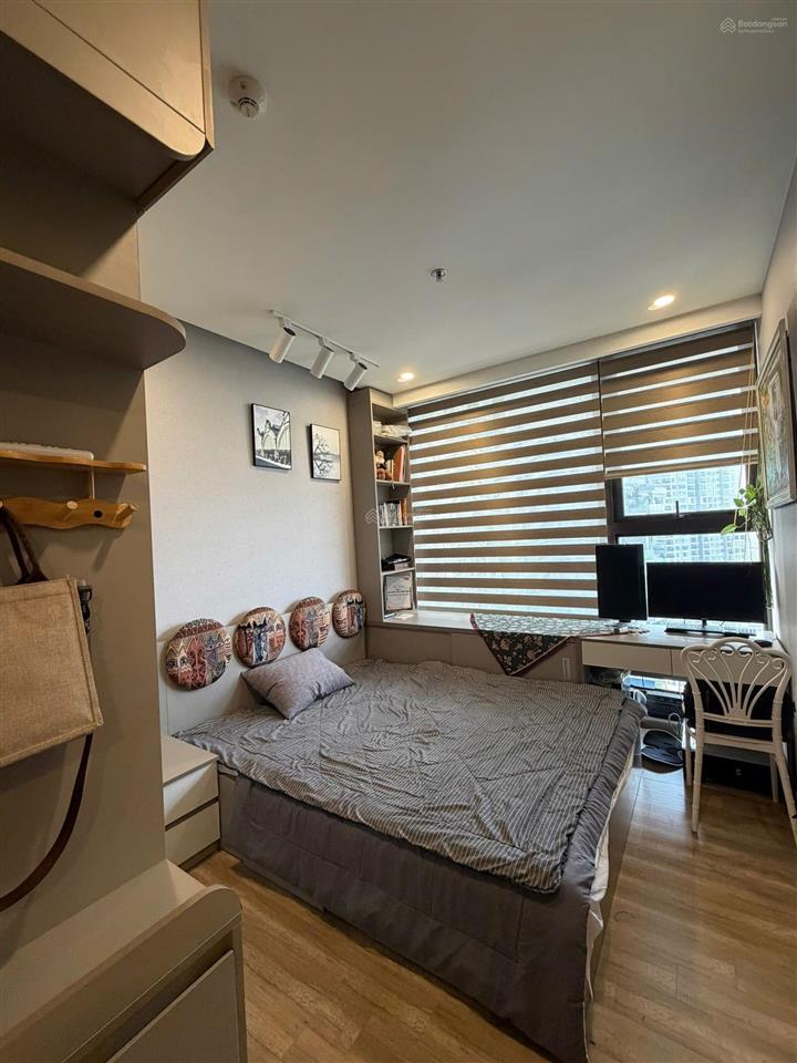 Tháng 10 bán căn hộ sol forest 67m 2 ngủ 2 vệ sinh đủ nội thất giá 4,6 tỷ bao phí view nội khu