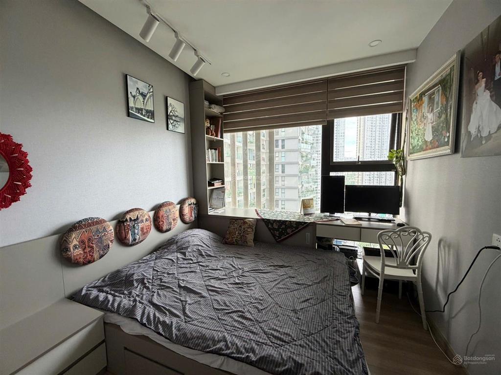 Tháng 10 bán căn hộ sol forest 67m 2 ngủ 2 vệ sinh đủ nội thất giá 4,6 tỷ bao phí view nội khu