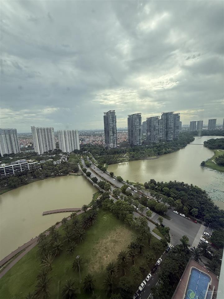 Bán căn aqua bay 176m toà lake 2 ecopark tầng ban công rộng giá 13.5 tỉ