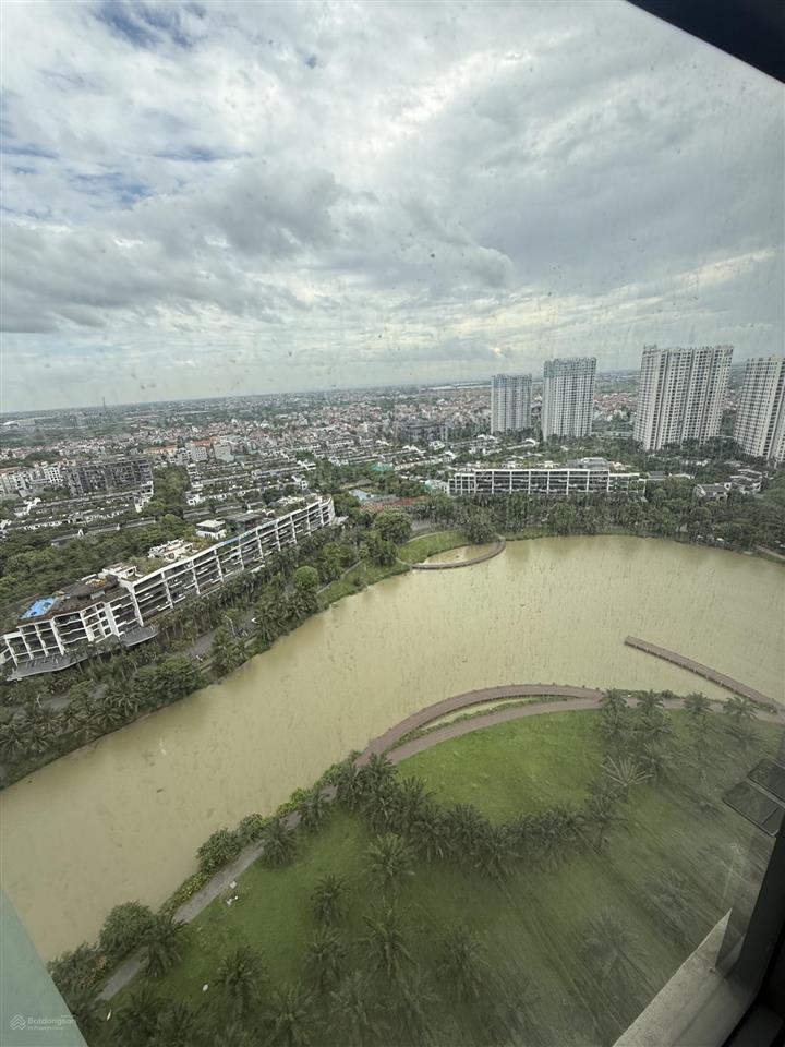 Bán căn aqua bay 176m toà lake 2 ecopark tầng ban công rộng giá 13.5 tỉ