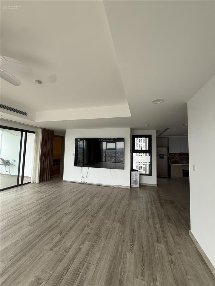 Bán căn aqua bay 176m toà lake 2 ecopark tầng ban công rộng giá 13.5 tỉ