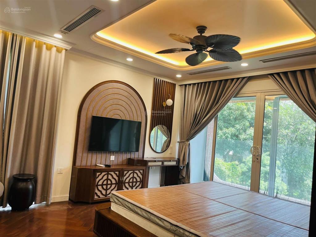 Bán biệt thự đơn lập vườn mai ecopark giá 54 tỷ, full đồ đẹp