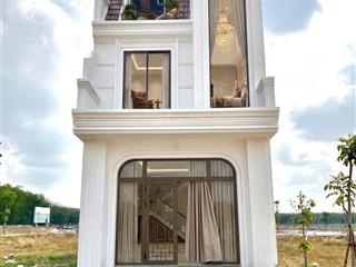 Bán nhà mặt phố tại đt 741, giá 1,9 tỷ, diện tích 70m2100m2, 3pn, 2wc, chính chủ, hot!