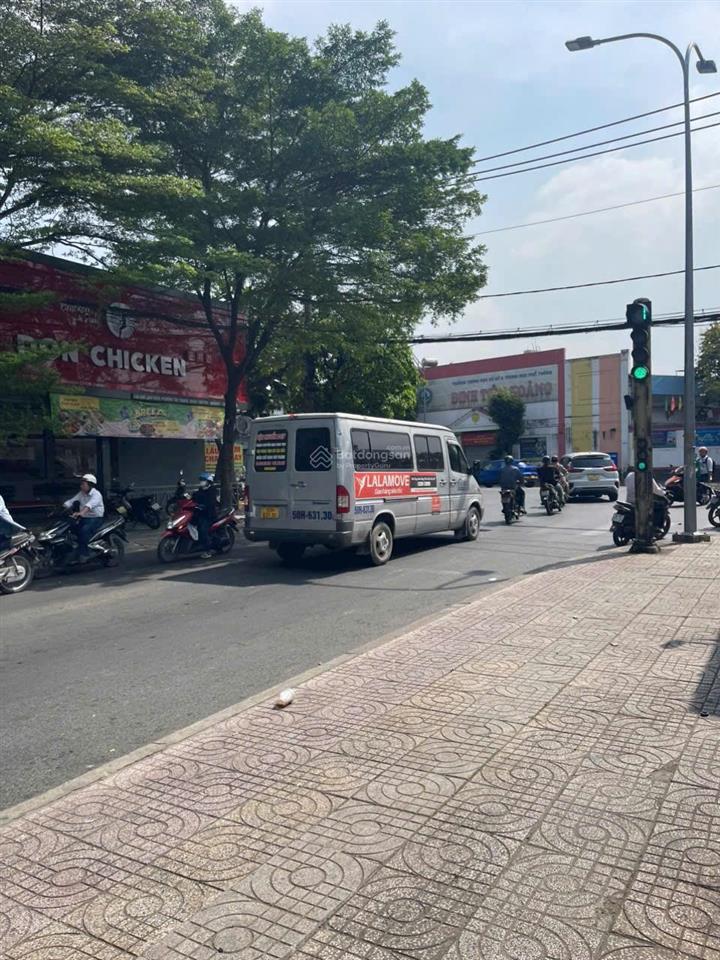 Cho thuê căn góc 2mt đường chế lan viên và d9, dt 8x21m cn 174m2