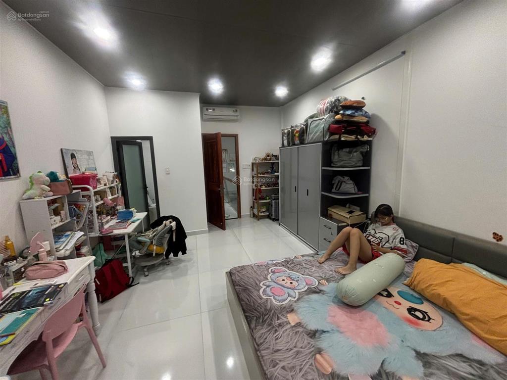 Nhà 1 sẹc ngắn cách 20m ra mặt tiền đường trịnh đình trọng, 4x20m cn 79m2 đúc 1 lầu, giá 6,8 tỷ tl