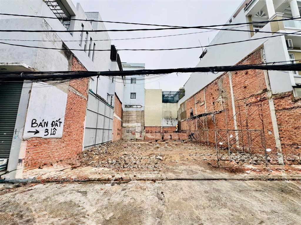 Bán lô đất 4x23m mặt tiền đường 1a ngay múi tàu bình long  văn cao