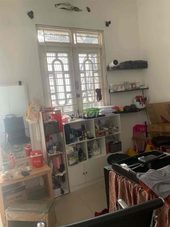 Sang tiệm mb hẽm thông thuê 3tr/1 tháng