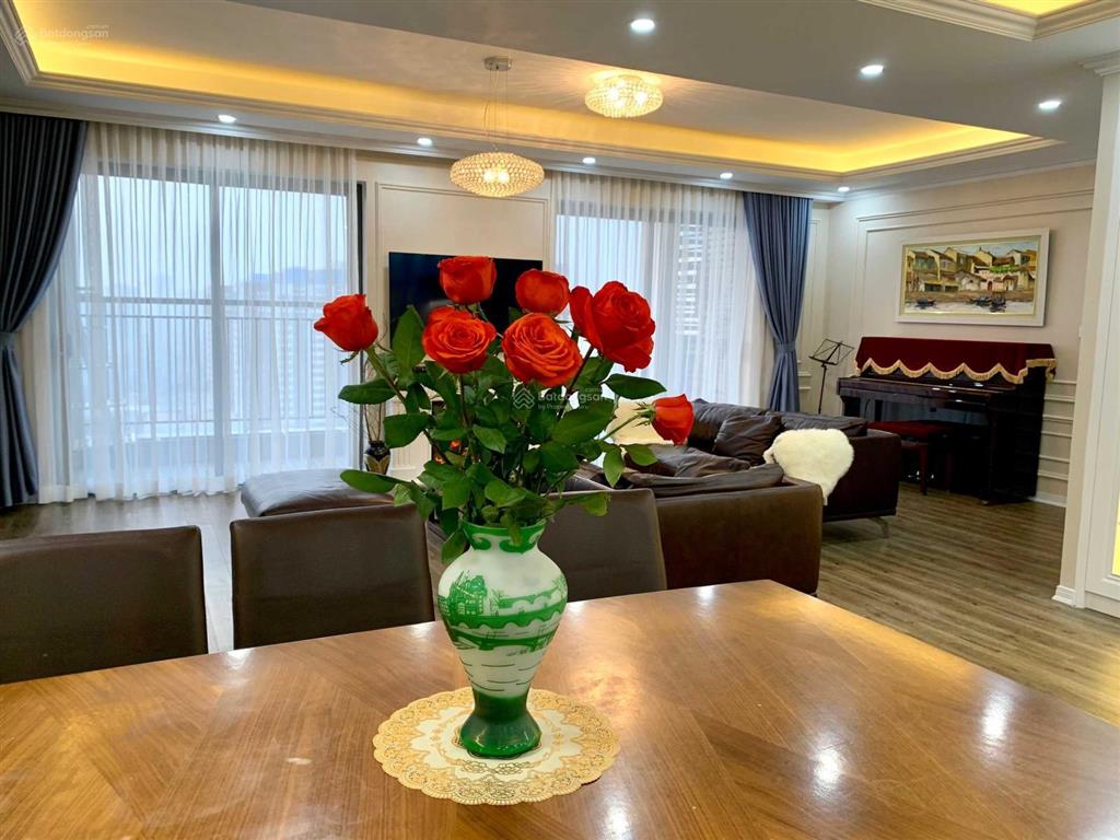 Chính chủ bán căn hộ 3pn dt 159m2 chung cư 29t1 n05 hoàng đạo thúy, giá 12.7 tỷ   0932 392 ***