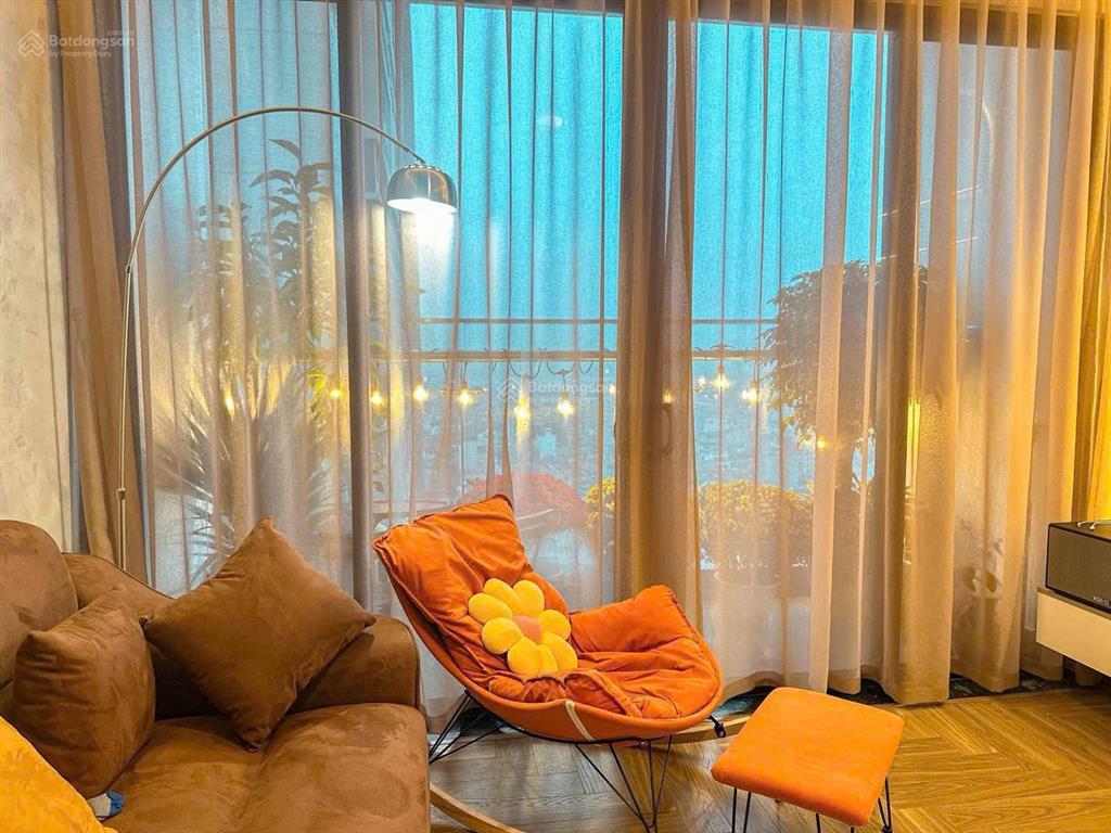 Tôi bán căn hộ 2pn dt 69m2 chung cư hà nội centerpoint, giá 6,5 tỷ.  0932 392 ***
