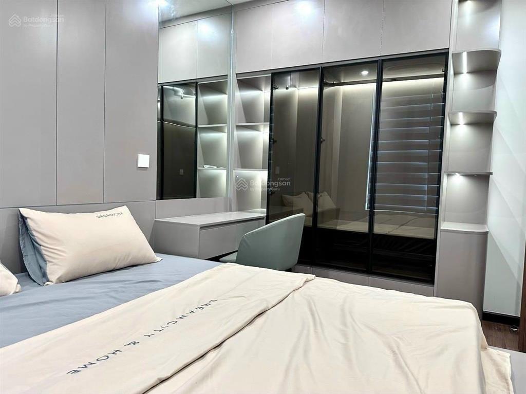 Tôi bán căn hộ 2pn dt 69m2 chung cư hà nội centerpoint, giá 6,5 tỷ.  0932 392 ***