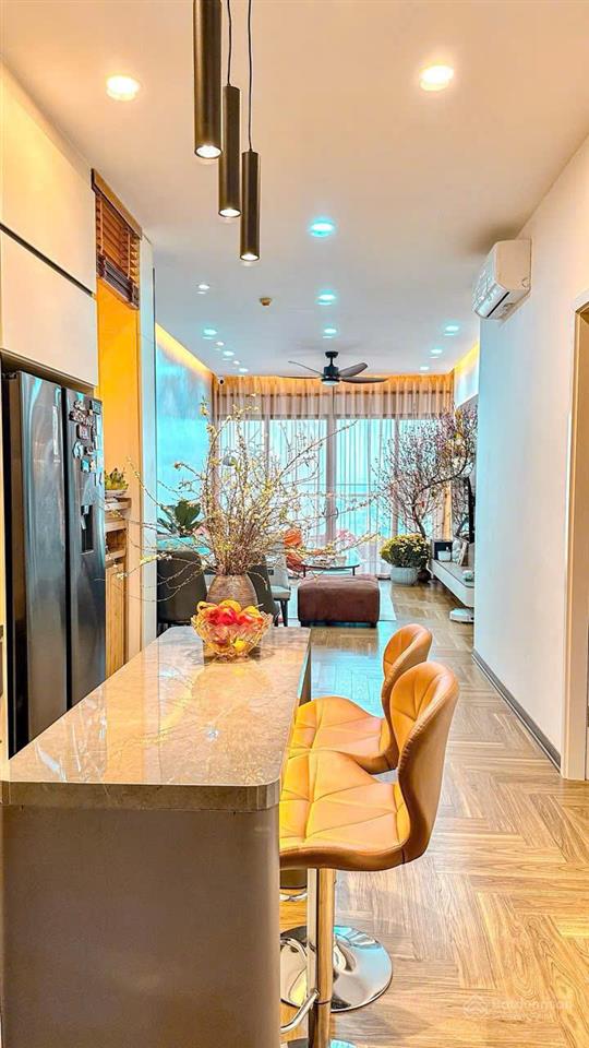 Tôi bán căn hộ 2pn dt 69m2 chung cư hà nội centerpoint, giá 6,5 tỷ.  0932 392 ***