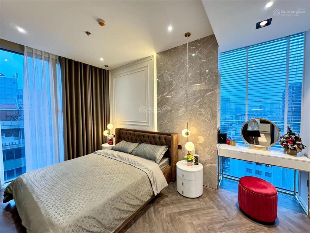 Tôi chính chủ bán góc 2pn dt 83m2 tòa golden palm, ban công đông nam, giá 7.6 tỷ bao phí
