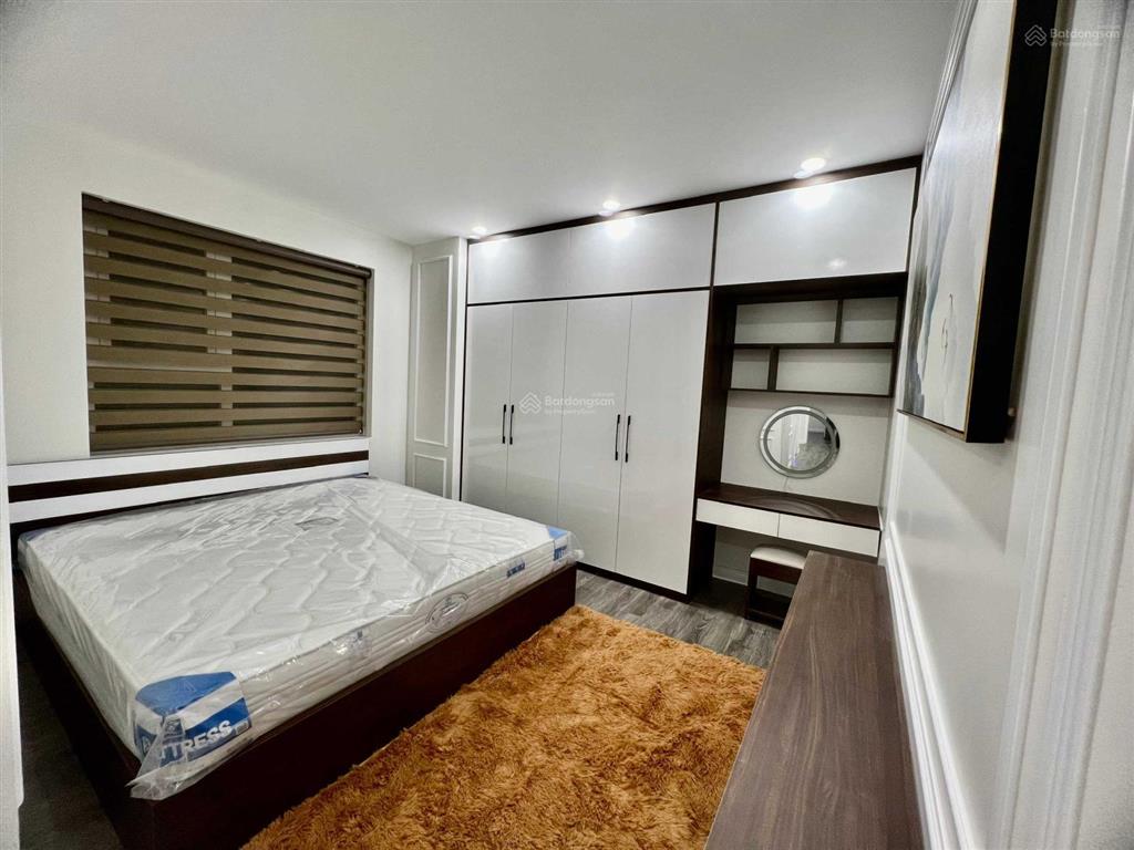 Chính chủ bán căn hộ 3pn dt 102m² chung cư goldseason 47 nguyễn tuân  giá 9,5 tỷ   0932 392 ***