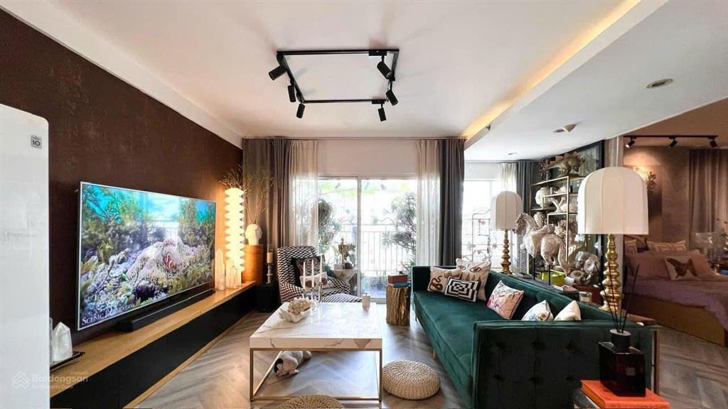 Tôi chính chủ bán căn 2pn chung cư hà nội centerpoint giá 5.9 tỷ bao phí.  0932 392 ***