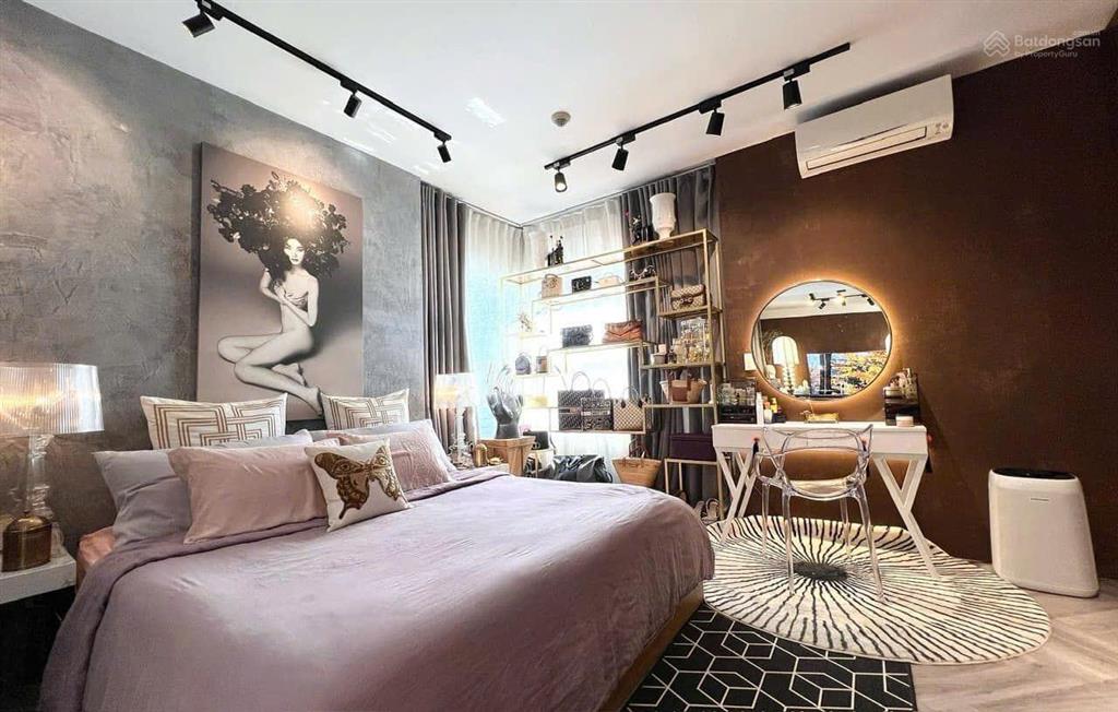 Tôi chính chủ bán căn 2pn chung cư hà nội centerpoint giá 5.9 tỷ bao phí.  0932 392 ***