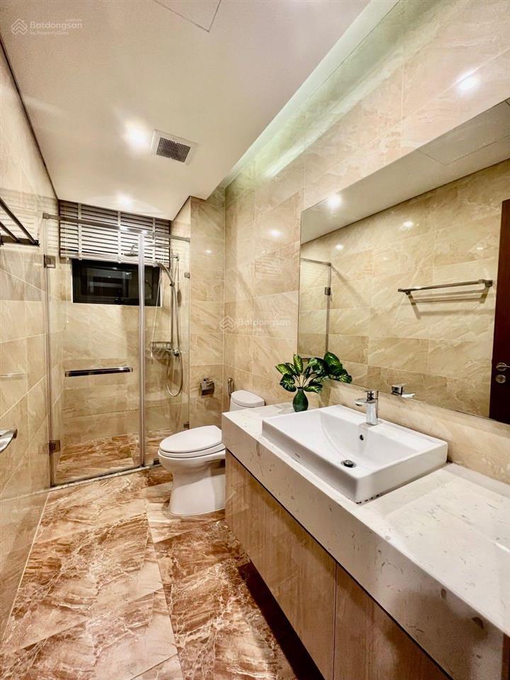 Tôi bán căn 3pn dt 112m2 golden land 275 nguyễn trãi, giá 8.3 tỷ,  0932 392 ***