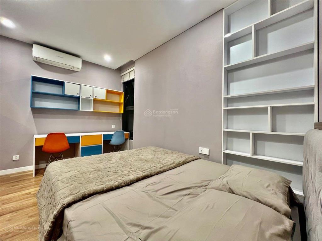 Tôi bán căn 3pn dt 112m2 golden land 275 nguyễn trãi, giá 8.3 tỷ,  0932 392 ***