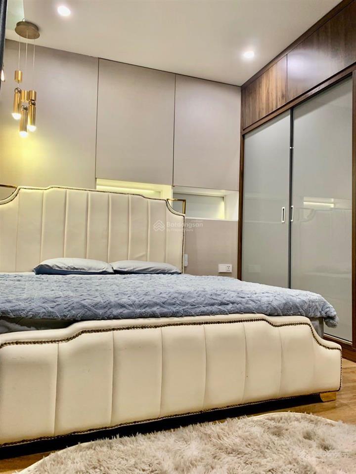 Tôi bán căn 3pn dt 112m2 golden land 275 nguyễn trãi, giá 8.3 tỷ,  0932 392 ***