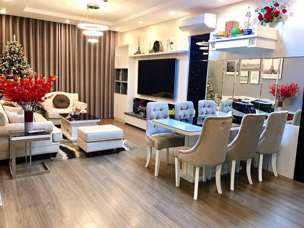 Chính chủ bán căn hộ 3pn dt 108m2 chung cư 57 vũ trọng phụng, giá 7.2 tỷ bao phí,  0932 392 ***