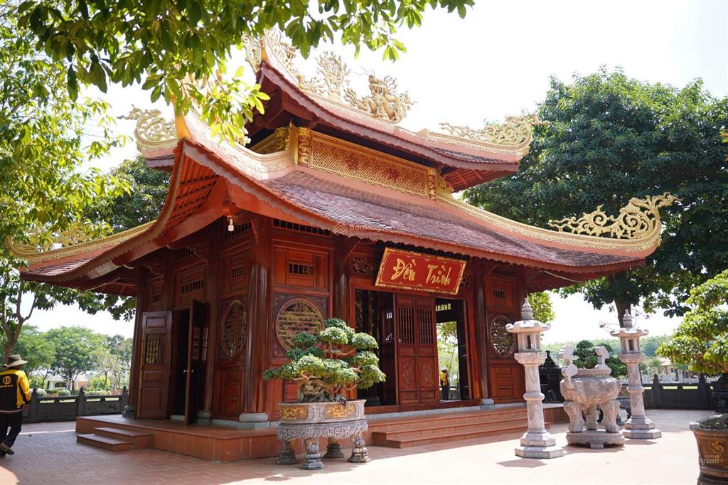 Cần sang nhượng lô mộ gia tộc tại hoa viên bình an, dt 56m2, có giá hợp lý cho khách thiện chí