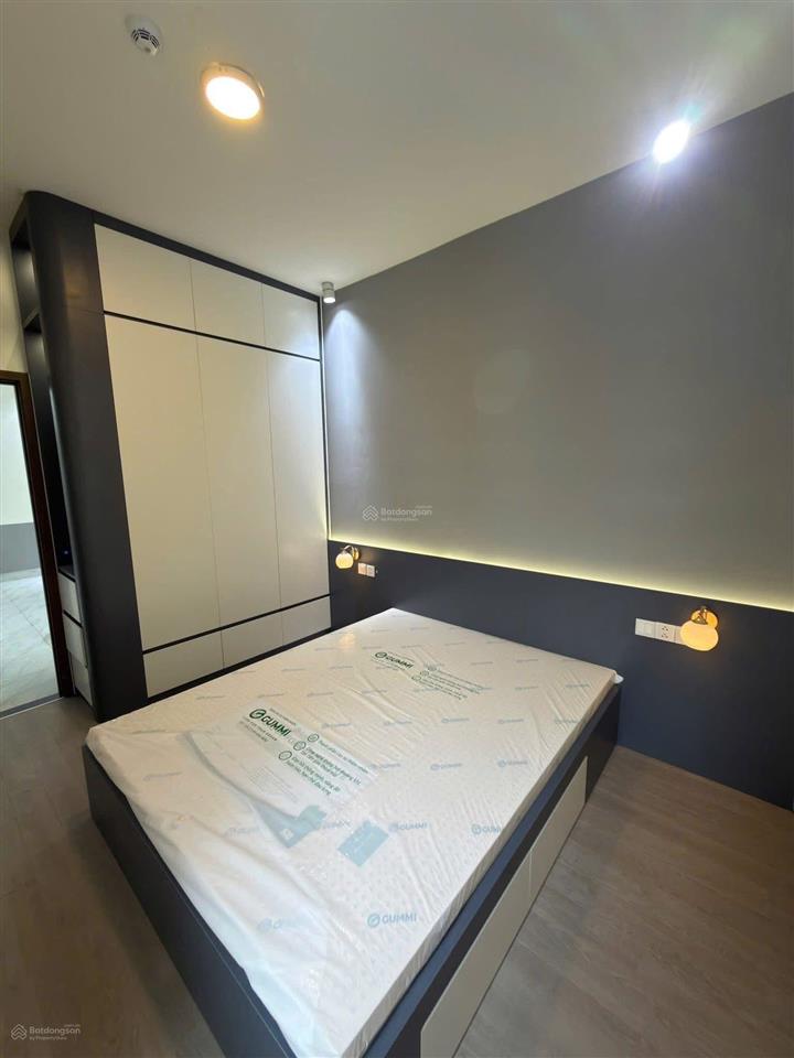 Cần tiền bán gấp 1pn the emerald golf view 2ty15, 51m2, tầng trung view thoáng mát, full nội thất.
