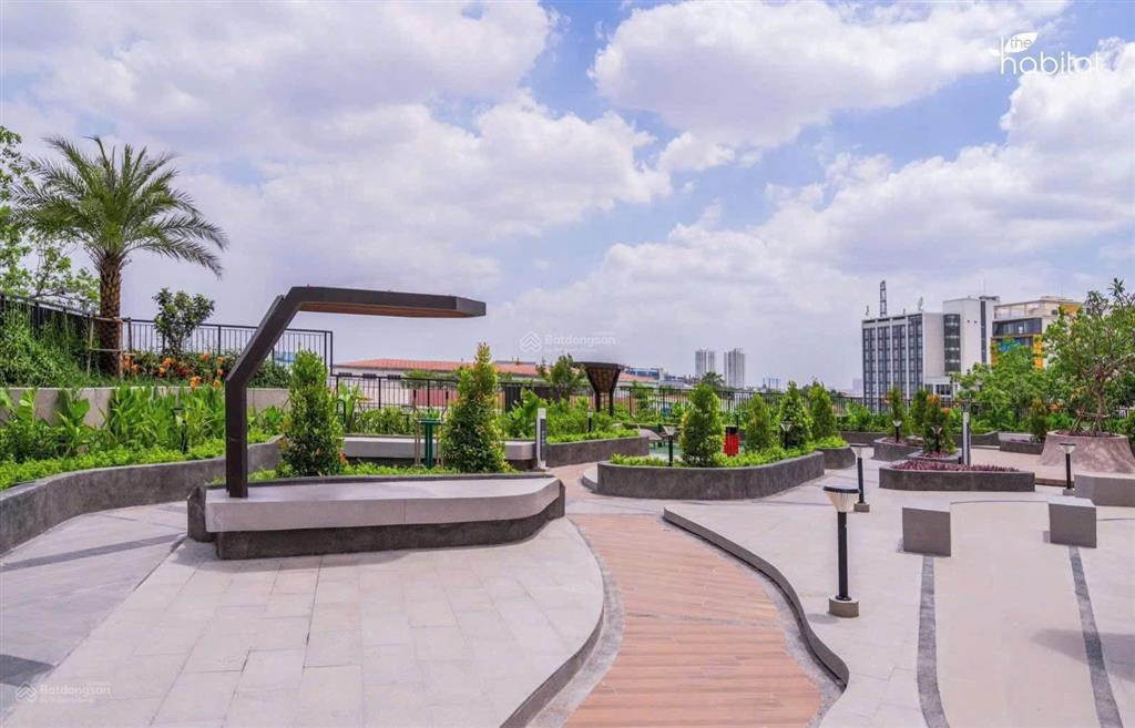 Cần tiền bán gấp 2pn the the habitat 2ty65, 67m2, tầng trung view đẹp thoáng mát, full nội thất.