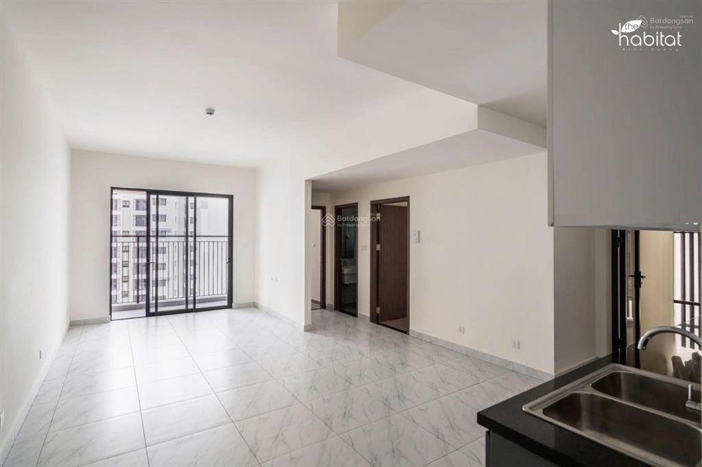 Cần tiền bán gấp 2pn the the habitat 2ty65, 67m2, tầng trung view đẹp thoáng mát, full nội thất.