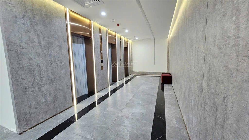 Cần tiền bán gấp 2pn the emerald golf view 2tỷ65, 72m2, tầng trung view thoáng mát, full nội thất