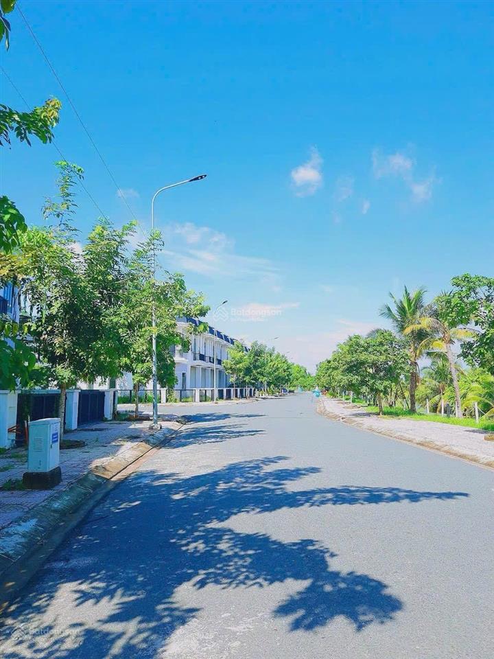 Bán gấp lô đất đối diện công viên 75m2 giá 2ty350 (thương lượng)  0931 112 *** ngân