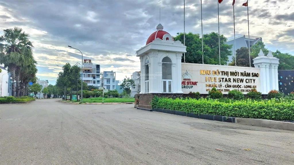 Bán lô góc kđt năm sao 1, long an, 149m2 giá 4ty6 (thương lượng).  0931 112 *** ngân
