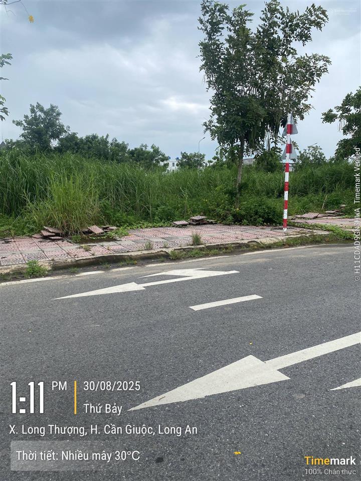 Cầm bán lô đất tại the sol trục đường 22m giá 3ty050 (thương lượng).  0931 112 ***