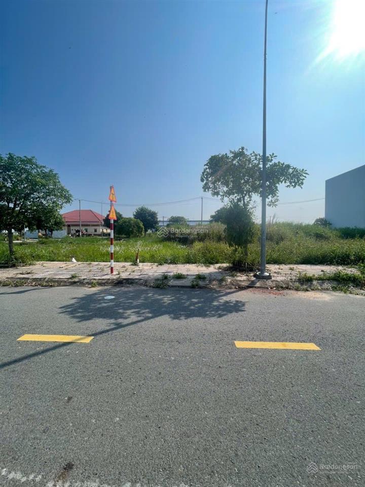 Bán cắt lỗ lô đất kđt the sol city giá 2tỷ tại cần giuộc, long an.  0931 112 *** ngân