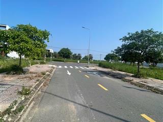 Bán cắt lỗ lô đất kđt the sol city giá 2tỷ tại cần giuộc, long an.  0931 112 *** ngân