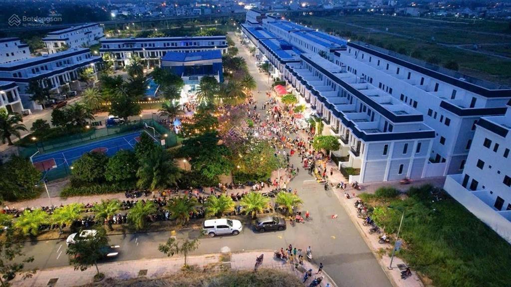 Bán cắt lỗ lô đất kđt the sol city giá 2tỷ tại cần giuộc, long an.  0931 112 *** ngân
