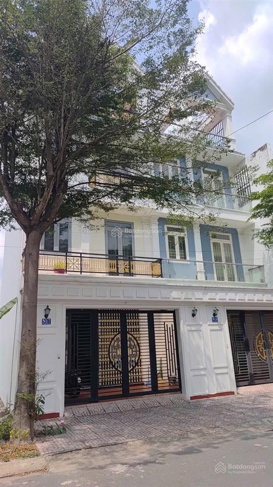 Cần bán căn nhà tại kđt năm sao 3.5 tấm giá 3tỷ7 (thương lượng).  0931 112 *** ngân