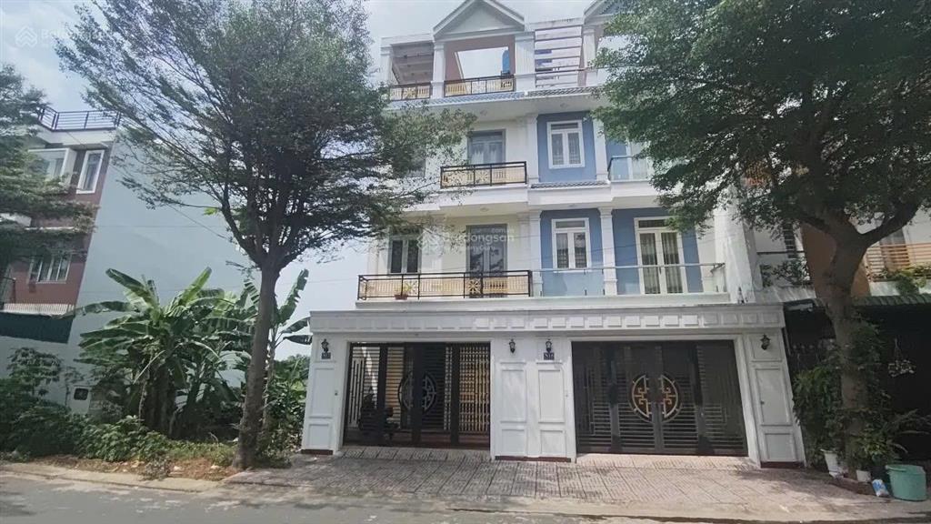 Cần bán căn nhà tại kđt năm sao 3.5 tấm giá 3tỷ7 (thương lượng).  0931 112 *** ngân