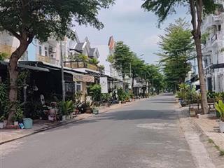 Cần bán căn nhà tại kđt năm sao 3.5 tấm giá 3tỷ7 (thương lượng).  0931 112 *** ngân