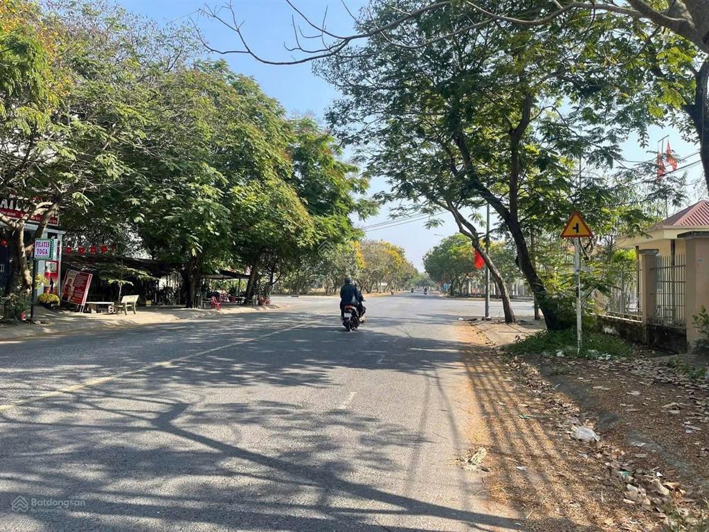 Cần bán lô góc đường số 3 và 6 tại kdc an phú tây. 146m2 giá 7ty2 (thương lượng)  0931 112 ***